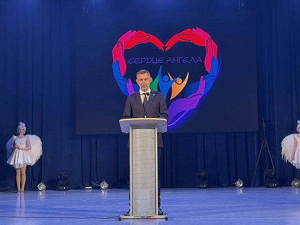 В Энгельсе на сцене фестиваля показали истории о силе духа